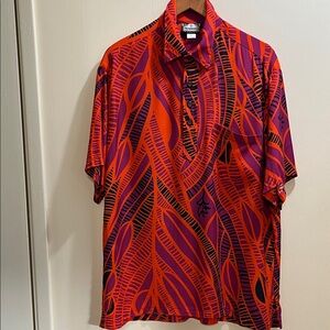 Manuheali’i Men’s Aloha Dress Shirt (L) in great condition.